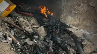 مجهول يتسبب بقطع الكهرباء عن عدة مناطق في البصرة.. حريق في قابلو محطة الزبير