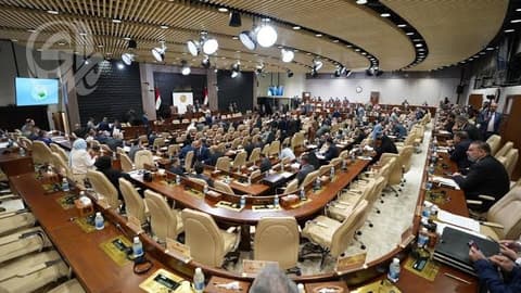 البرلمان يصوّت على منح الموظفين إجازة طويلة الأجل والعمل في القطاع الخاص