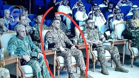 ضابط عراقي في مؤتمر بالسعودية.. صورة تفتح باب التحقيق