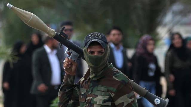 تفاهمات حاسمة بشأن السلاح.. الفصائل المعترضة توافق على التسليم