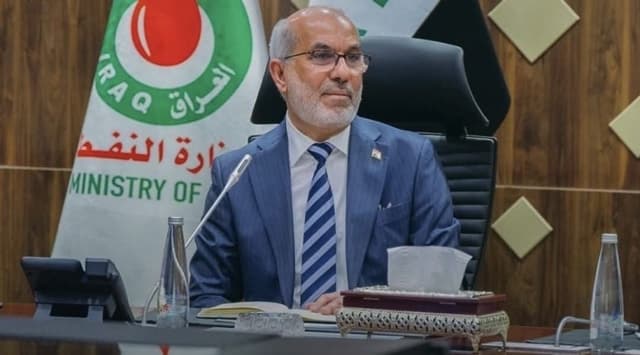 وزير النفط يترأس خلية الأزمة ويوجه بزيادة الصادرات وتعزيز إمدادات الوقود