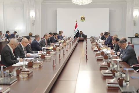 مجلس الوزراء يقرر إعفاء المواد الغذائية والأدوية المستوردة من الرسوم الكمركية