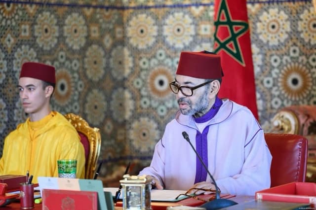 ملك المغرب يصادق على توجهات مالية 2027.. دعم اجتماعي و25 مليار درهم للتنمية