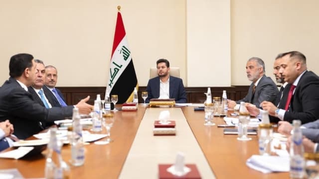 الخزعلي يوجه بإعادة ترتيب أولويات المشاريع الخدمية وتسريع الإنجاز لتلبية احتياجات المواطنين