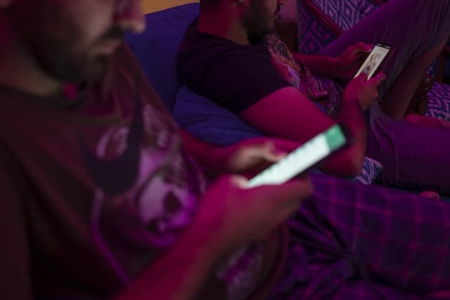 إيران انترناشونال: إيرانيون يطالبون بـ"معاقبة" العراق بسبب مواقفه الأخيرة