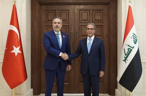 رئيس القضاء الأعلى يستقبل وزير الخارجية التركي في بغداد