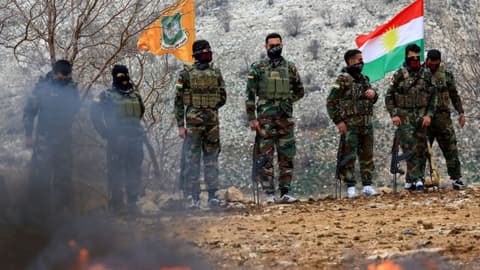 جيروسليم بوست: القوات الإيرانية حشدت "أسلحة ثقيلة" على حدودها مع كردستان العراق