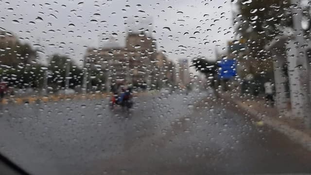الطقس.. أمطار رعدية وغبار وانخفاض ملموس للحرارة في مناطق من العراق