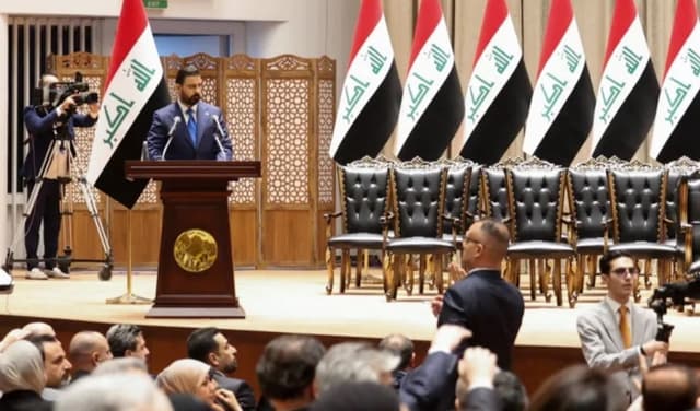 خبير اقتصادي لـ "بغداد اليوم": استحداث وزارات جديدة يحمل غايات سياسية ويكلف الخزينة