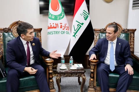 وكيل وزارة النفط يبحث مع نائب وزير خارجية قرغيزستان تعزيز التعاون في النفط والطاقة