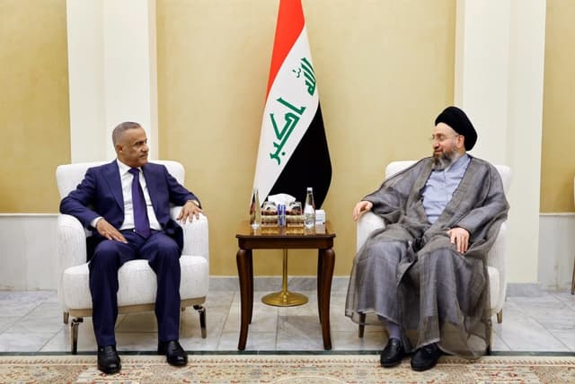 وزير الدفاع والحكيم يبحثان تطوير تسليح الجيش وتوزيع الأراضي على منتسبي الوزارة