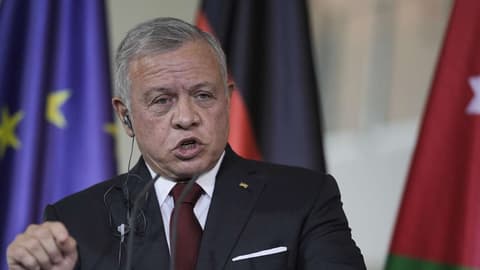 ملك الأردن يتعهد "بالضرب بيد من حديد" كل من يتطاول على بلاده