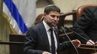 سموتريتش يأمر بهدم مبان في الضفة الغربية بزعم عدم قانونيتها