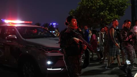 البرازيل.. قرار قضائي يمنع فلافيو بولسونارو من السفر ويأمره بتسليم جوازاته