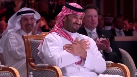 ولي العهد السعودي: المملكة نجحت بتحويل التهديدات إلى فرص تعزز مكانتها