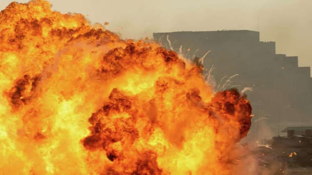إصابة 3 أشخاص بجروح خطيرة إثر انفجار وحريق في كريات غات جنوبي إسرائيل