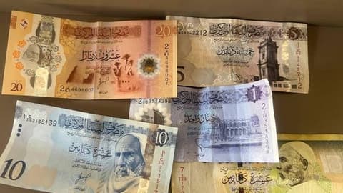رواتب متفاوتة وامتيازات متباينة... هل يقترب ملف الأجور في ليبيا من التوحيد؟