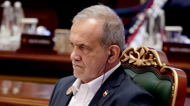 الحكومة الإيرانية: عراقجي يتلقى الرد الأمريكي على المقترح القطري وينقله إلى بيزشكيان