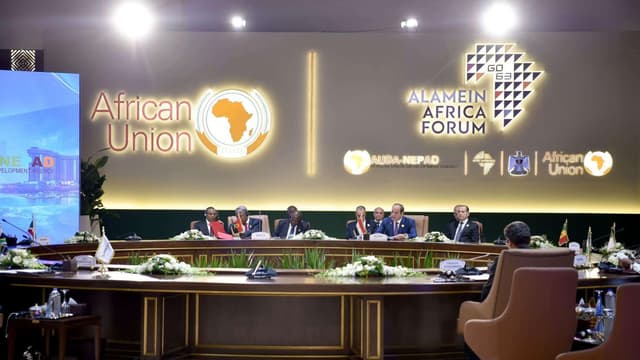 السيسي يستضيف قمة رباعية بالعلمين لبحث أمن القرن الأفريقي والبحر الأحمر
