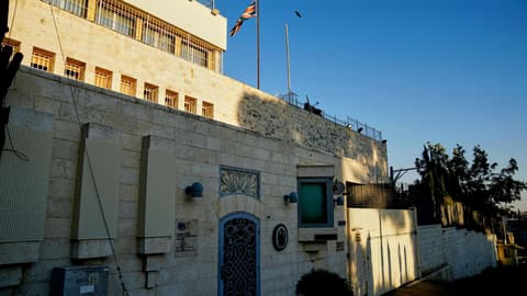 إعلام: بريطانيا تهدد بطرد 27 دبلوماسيا إسرائيليا