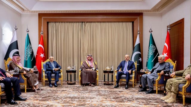 بعد نشر قواته في السعودية.. هل يغير "تحالف مكة" موازين القوى بالمنطقة؟