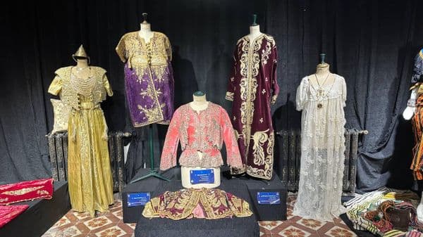 مهرجان الإبداع النسوي الـ11 في الجزائر... هل تنجح الحرفيات في إنقاذ ذاكرة التراث من الاندثار؟