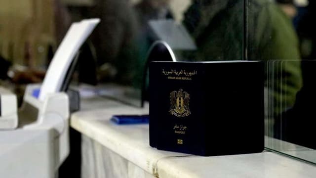 الجواز السوري في ذيل التصنيف العربي... لماذا لم تنعكس التحولات السياسية على حرية السفر؟