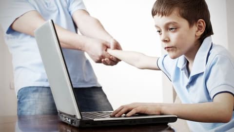 الجزائر تطلق ميزة "الرقابة الأسرية" على الإنترنت... هل تحمي الأطفال من المحتوى غير الملائم؟