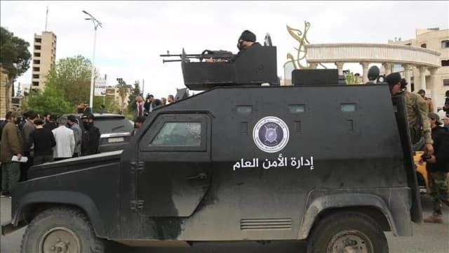 سوريا.. اعتقال سجان من النظام المخلوع متهم بتعذيب وقتل مدنيين