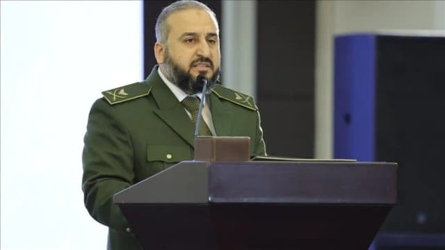 وزير الدفاع السوري ورئيس أركان الأردن يبحثان تعزيز التعاون