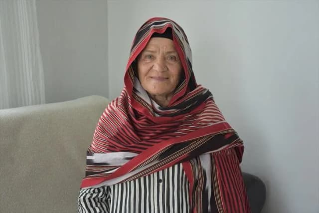 فيديو محمد صلاح يمنح تركية سبعينية فرصة أداء العمرة وزيارة مصر