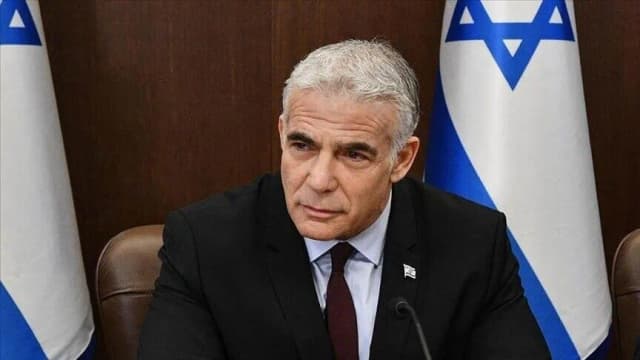 لابيد يهاجم نتنياهو ويحذر من توظيف التهديدات الأمنية في الانتخابات