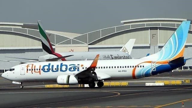 الرياض: طائرة "فلاي دبي" هبطت اضطراريا بالسعودية بعد إصابة قائدها ومساعده