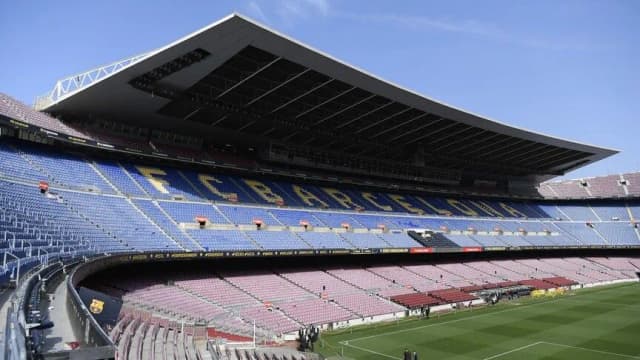 قدم.. برشلونة ينفي فتح "يويفا" إجراءات جديدة ضده في قضية نيغريرا