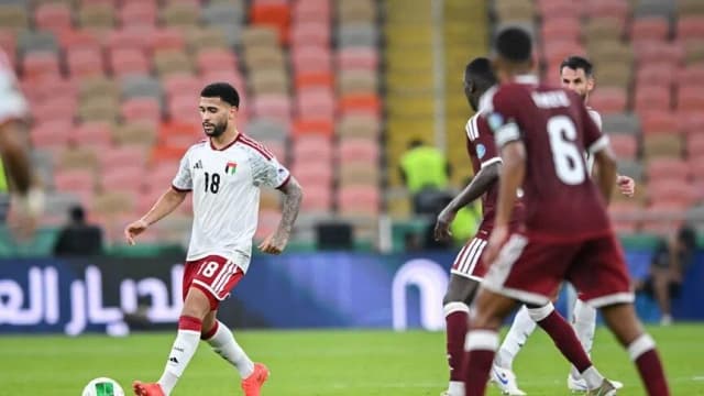 الإمارات تنتزع صدارة المجموعة الثانية بتعادلها مع قطر في "خليجي 27"