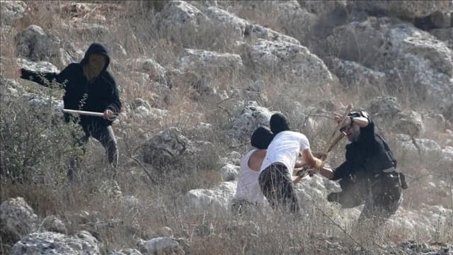 الضفة.. المستوطنون ينفذون هجمات إرهابية ضد الفلسطينيين في 4 مدن