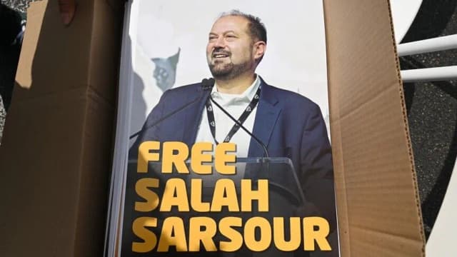 مقيم منذ 30 عاما.. قاضٍ أمريكي يأمر بترحيل إمام لدعمه فلسطين