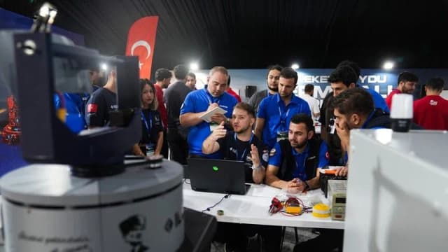 "تكنوفيست".. طلاب جامعات تركية يطورون محطات اتصال بالأقمار الصناعية