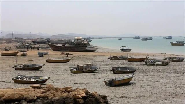 وسائل إعلام إيرانية: انفجارات قرب جزيرة قشم في مضيق هرمز