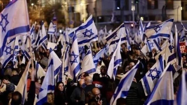 استطلاع: المعارضة تتفوق على ائتلاف نتنياهو قبل 23 يوما من الانتخابات