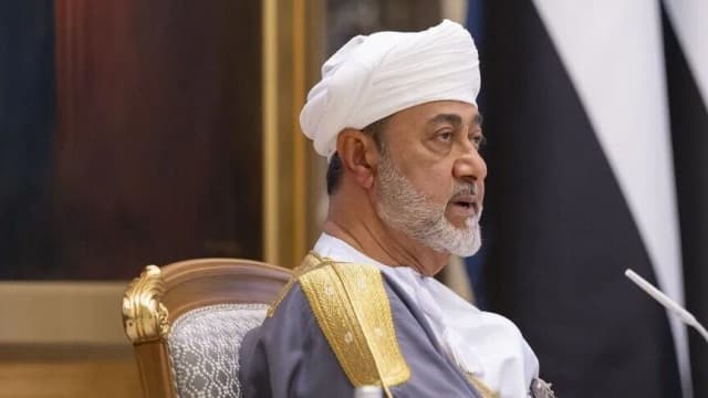 سلطان عمان يبدأ زيارة إلى كازاخستان لبحث تعزيز التعاون