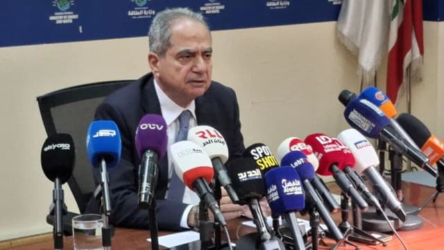 وزير الطاقة اللبناني يعلن مقاطعته جلسات الحكومة