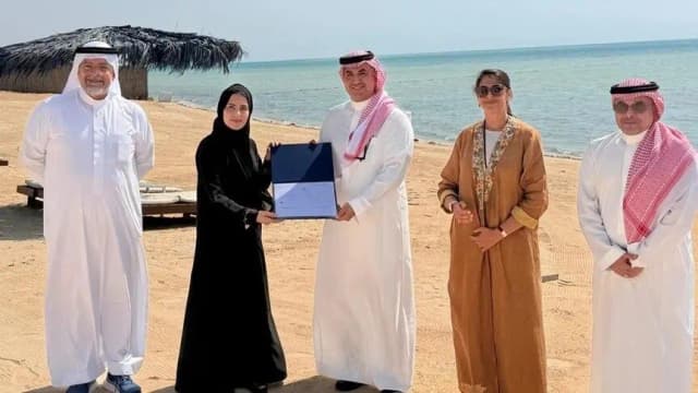 الهيئة السعودية للبحر الأحمر تصدر أول رخصة لتشغيل شاطئ في المملكة