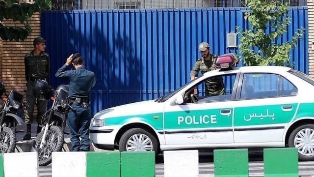 مقتل شرطي وقيادية في قوات الباسيج بهجومين مسلحين جنوب شرقي إيران