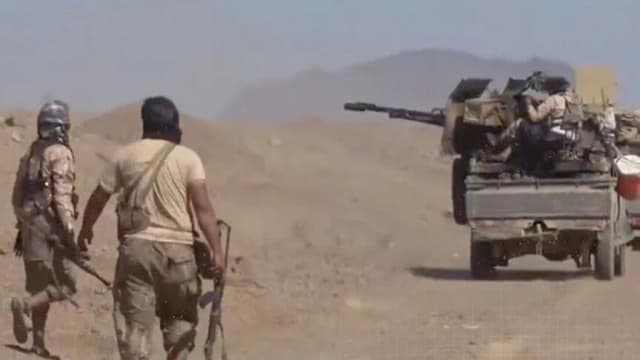 الجيش اليمني يعلن أسر 5 من قيادات "الحوثي" غربي تعز