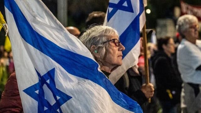 هل تكون حكومة وحدة مخرجا للمأزق الانتخابي بإسرائيل؟