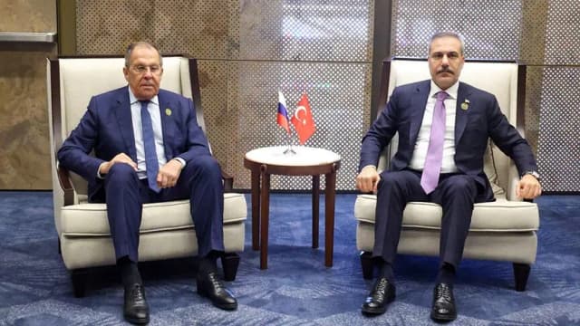 فيدان يلتقي لافروف على هامش قمة "سيكا" في باكو