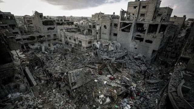 مقتل فلسطيني وإصابة آخرين بقصف وإطلاق نار إسرائيلي في غزة