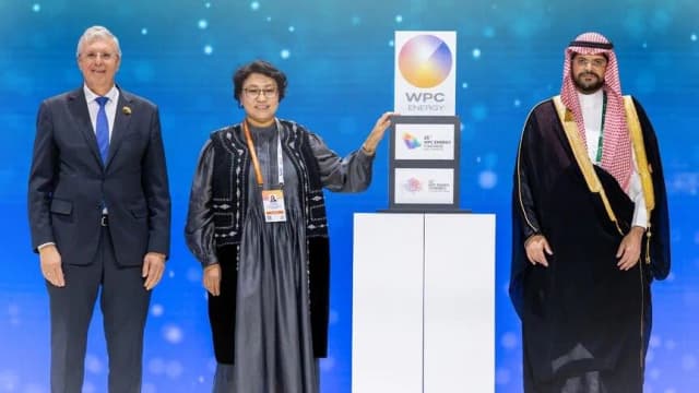 السعودية تسلم كازاخستان استضافة مؤتمر البترول العالمي 2028