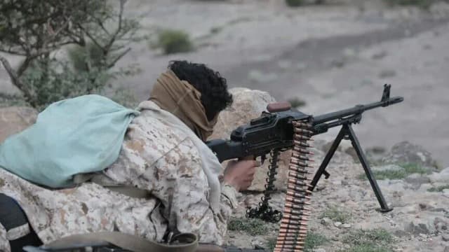اليمن.. معارك في تعز وإدانة أوروبية لهجوم الحوثي على عدن